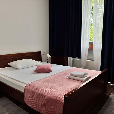 Hotel Paviljon Bihać Екстериор снимка
