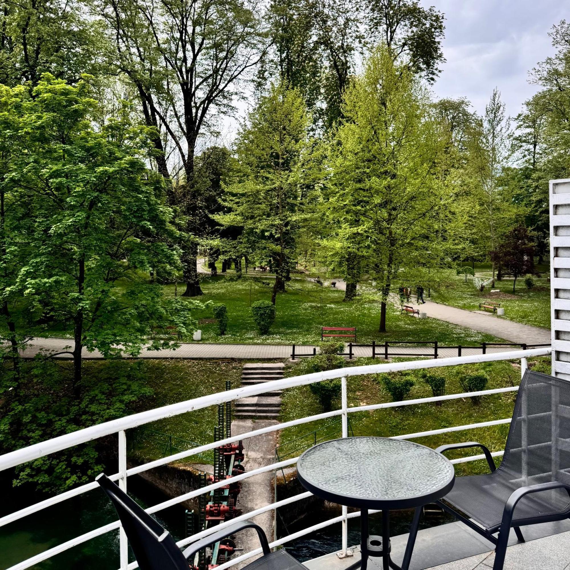 Hotel Paviljon Bihać Екстериор снимка